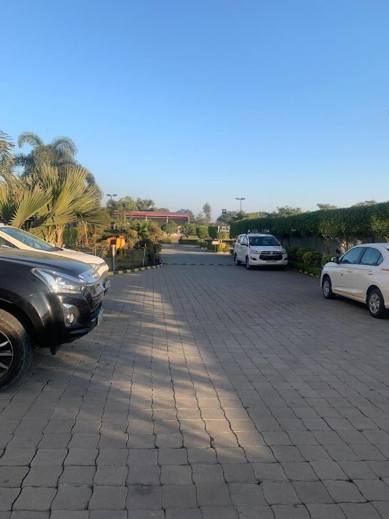 Sipra Nandan Kanan Hotel & Resort מראה חיצוני תמונה